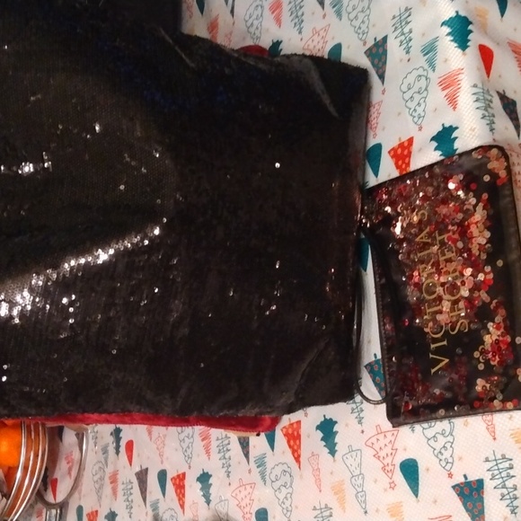 Victoria Secret black sequin tote bag+ Victoria Secret black sequin wristlet bag - Picture 11 of 17
